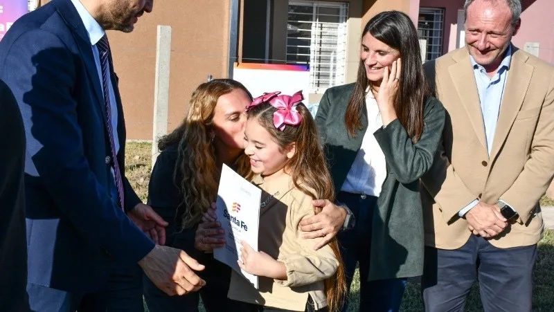 General Lagos entregó 14 nuevas viviendas
